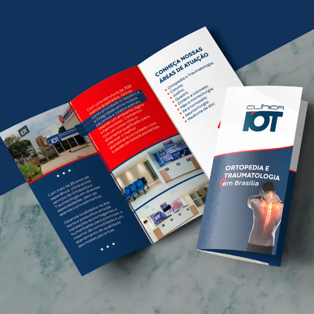 Mockup do folder tríptico da Clínica IOT, ortopedia e traumatologia em Brasília, capa e miolo abertos