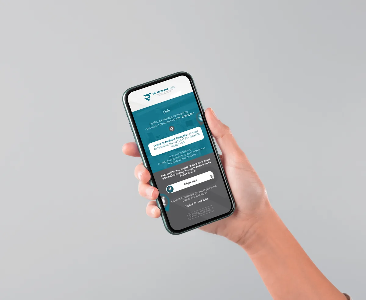 Mockup de celular com o cartão virtual de endereço do Dr. Rodolpho Lemes, ortopedista em Uruaçu